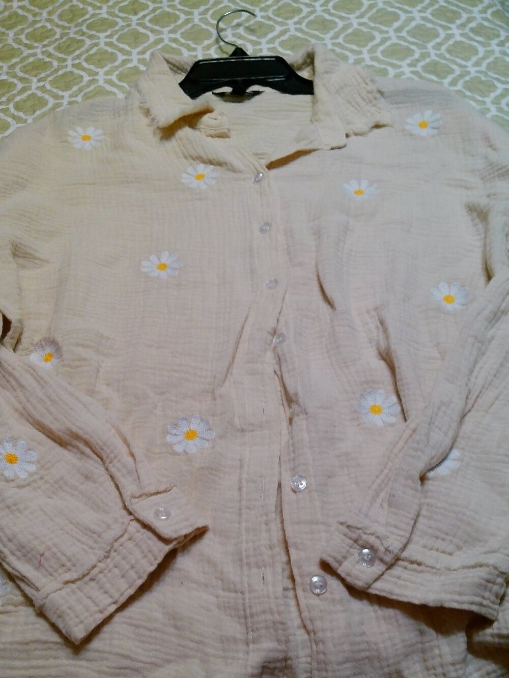 Gauze Daisy Embroidered Button Down Blouse  GREAT CONDITION SIZE MED